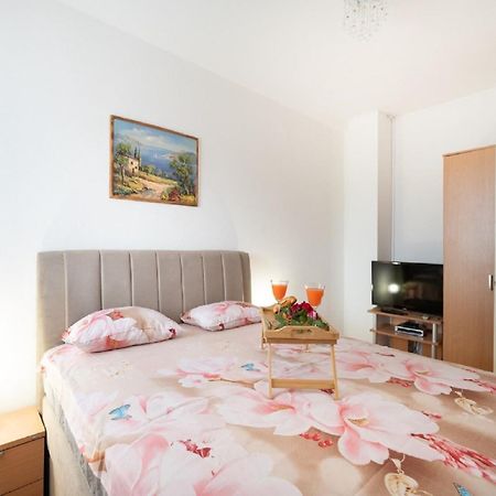 Apartments Milic - One Bedroom Apartment With Sea View And Terrace Gornji Karin Eksteriør billede