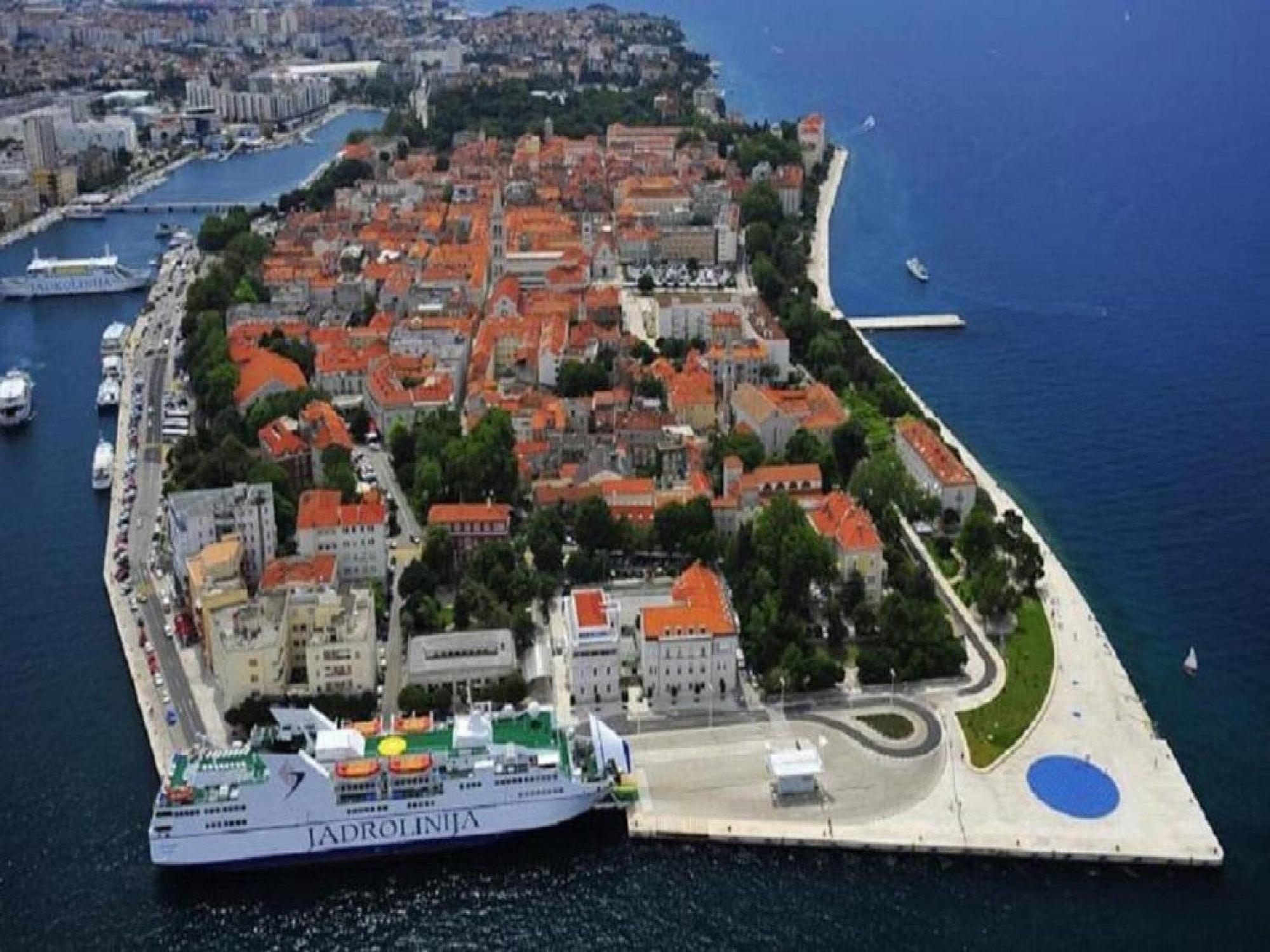 Apartments Milic - One Bedroom Apartment With Sea View And Terrace Gornji Karin Eksteriør billede