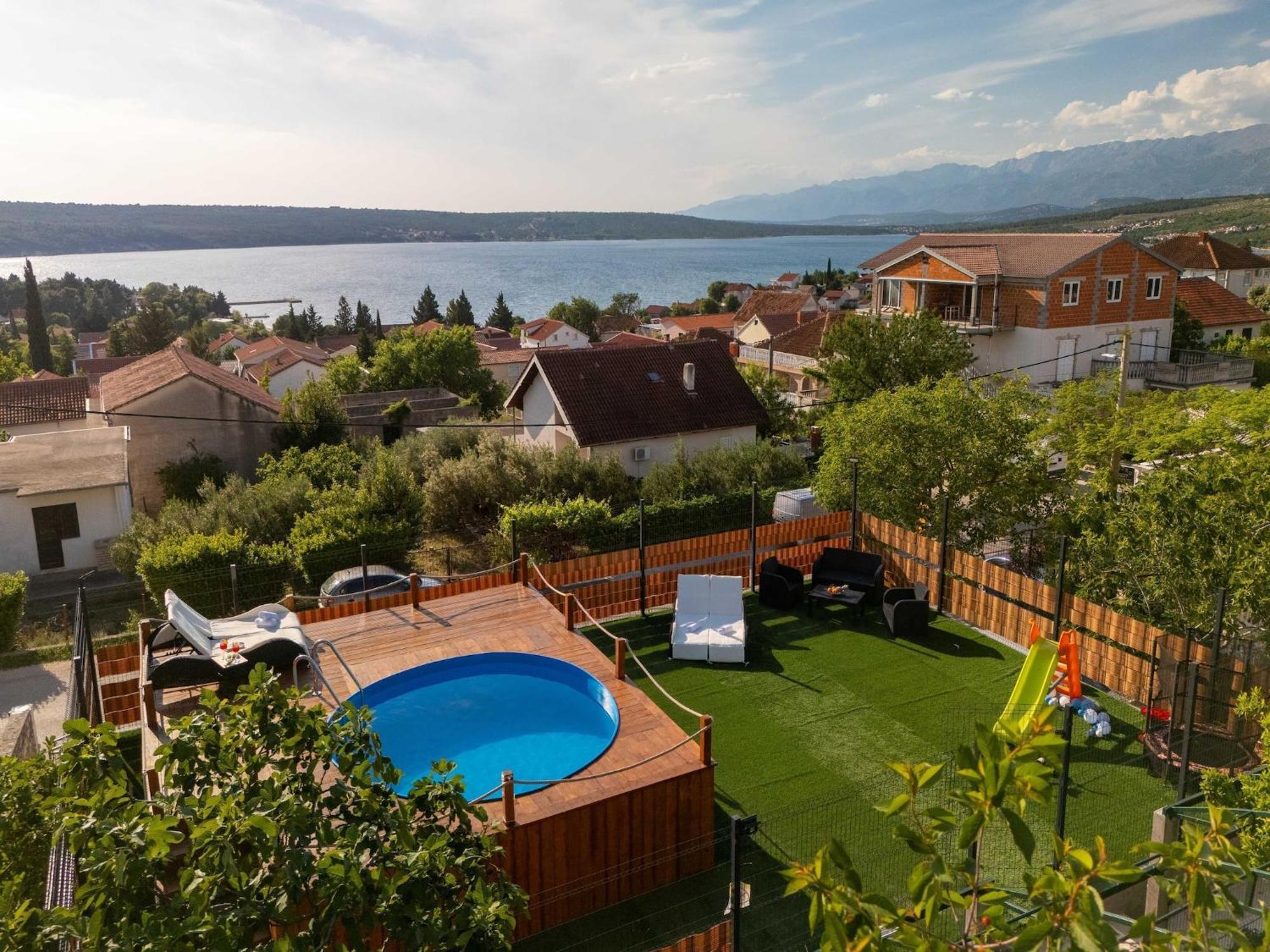 Apartments Milic - One Bedroom Apartment With Sea View And Terrace Gornji Karin Eksteriør billede