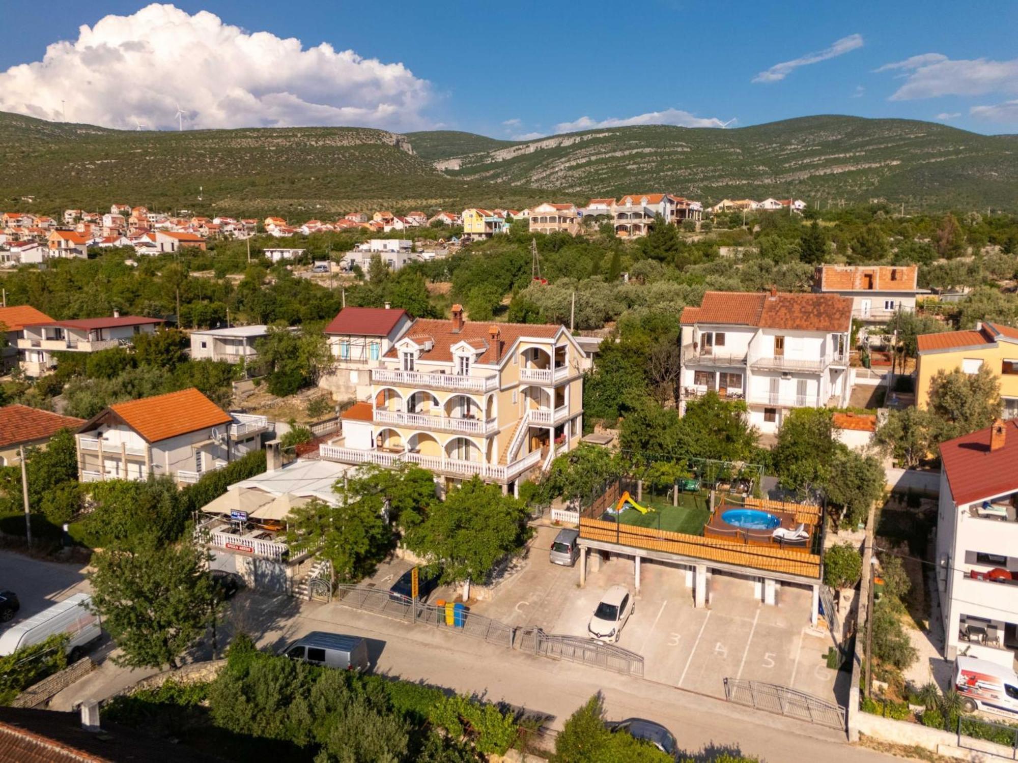 Apartments Milic - One Bedroom Apartment With Sea View And Terrace Gornji Karin Eksteriør billede